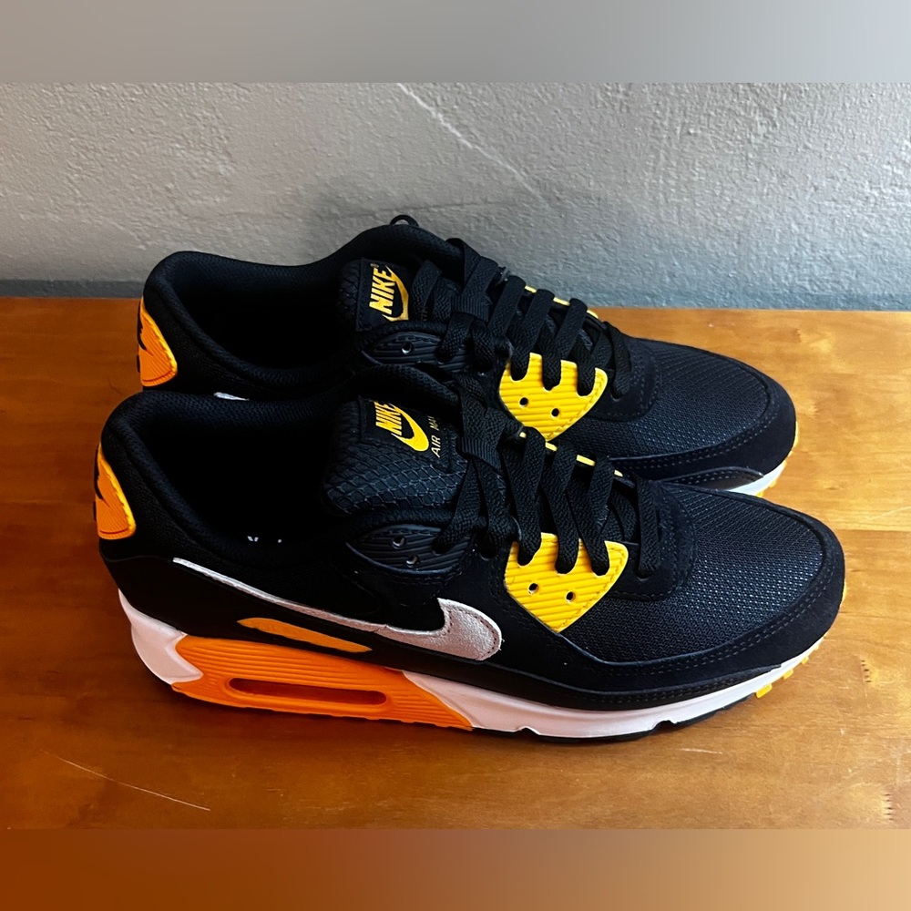 Nike AirMax 90 Black and Gold Athletic Shoes Men’s Size 9.5, Women's Size 8 - Picture 2 of 14
